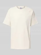 Koszulki męskie - T-shirt z prążkowanym okrągłym dekoltem - miniaturka - grafika 1