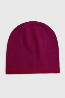 Czapki damskie - Moschino czapka wełniana kolor fioletowy z cienkiej dzianiny wełniana - grafika 1