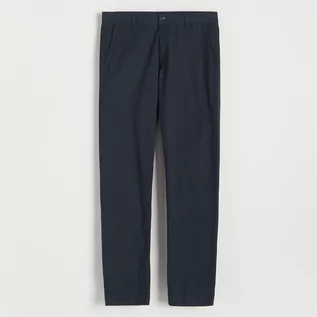 Spodnie męskie - Reserved - Bawełniane spodnie chino - Granatowy - grafika 1