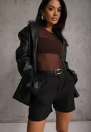 Spodenki damskie - Czarne Szorty Bermudy Ozdobione Paskiem i Metaliczną Klamrą Tinalin - miniaturka - grafika 1