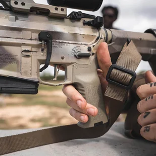 Magpul - Chwyt do AR-15 / M4 MOE® K2-XL Grip - FDE - MAG1165-FDE - Osprzęt do wiatrówek - miniaturka - grafika 5