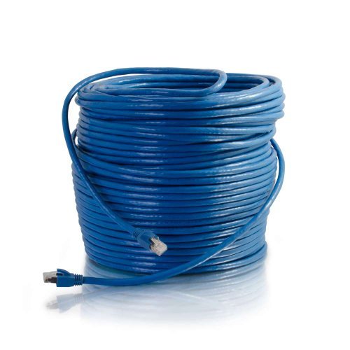 C2G 43124 Bezproblemowy ekranowany kabel sieciowy Ethernet, niebieski (91,44 m)