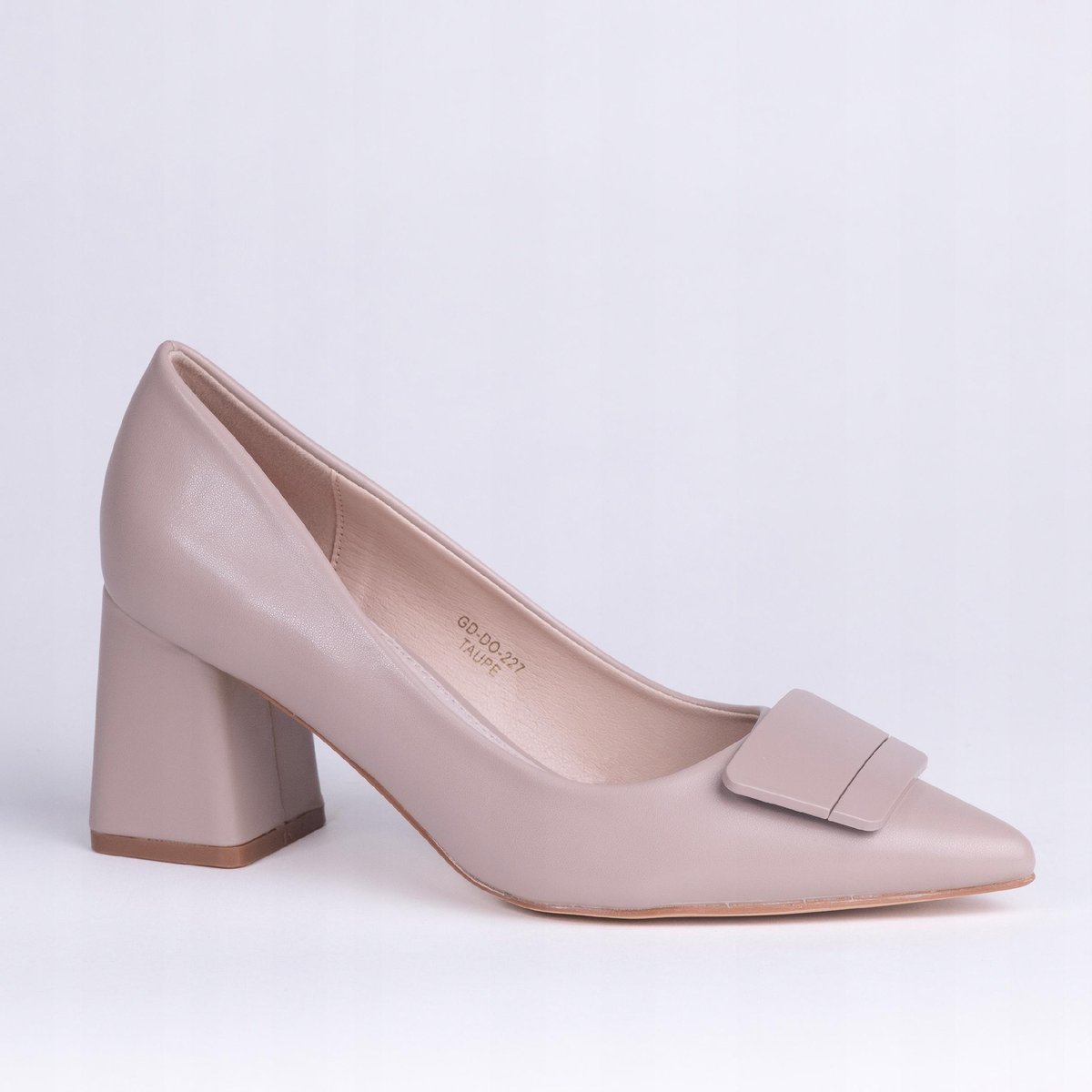 Czółenka damskie GOODIN GD-DO-227 skóra klasyczne aplikacja beż 40
