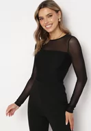 Bluzki damskie - Czarna Bluzka o Krótkim Fasonie ze Wstawką z Siateczki Tilerima - miniaturka - grafika 1