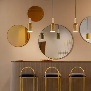 Lustro AYTM Circum, kolor różowy, Ø 70 cm, szkło, drewno MDF - Lustra - miniaturka - grafika 1
