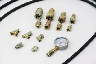 Zestaw: siłownik hydrauliczny, pompa hydrauliczna dwustopniowa, przewód wysokociśnieniowy, szybkozłącze 1/4 ’’ między siłownikiem a przewodem, manometr (w stanie złożonym:122 mm, skok tłoków: 46 mm, udźwig: 50 T) 62781557 - Akcesoria hydrauliczne - miniaturka - grafika 6