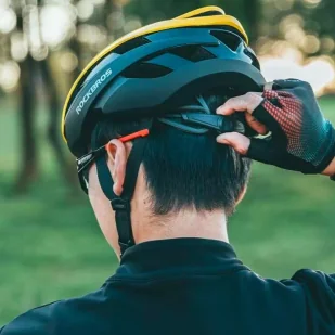 Kask rowerowy Rockbros 10110004006 rozmiar M - żółto-czarny - Kaski rowerowe - miniaturka - grafika 4