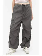 Spodnie damskie - Monki Bojówki w kolorze antracytowym - miniaturka - grafika 1