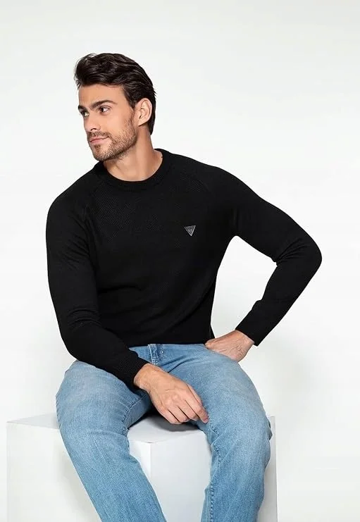 GUESS CZARNY SWETER MĘSKI GŁADKI Z OZDOBNĄ NASZYWKĄ XL XL 12CA