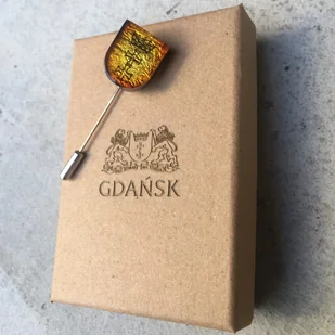 Pin szpilka do butonierki z bursztynem i czarnym dębem na zamówienie - Broszki - miniaturka - grafika 1