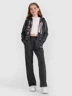 Spodnie i spodenki dla dziewczynek - 4F Spodnie dresowe z szerokimi nogawkami dziewczęce - szare 122 (6-7 lat) - miniaturka - grafika 1