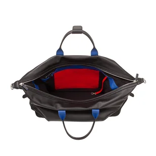 Romantyczny weekend czy podróż służbowa? Zawsze zabieraj ze sobą naszą skórzaną torbę duffle. Wytrzymała i miękka torba może być noszona w ręku, na ramieniu lub na krzyż. Jej przestronne wnętrze pozwala na przechowywanie wszystkiego, czego potrzebujesz w - Walizki - miniaturka - grafika 4