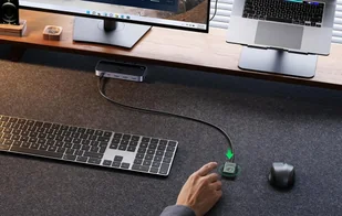 Bezprzewodowa ładowarka samochodowa UGREEN W522 (czarna) - Uchwyty samochodowe do telefonów - miniaturka - grafika 5