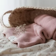 Koce i narzuty dla dzieci - Memi Bambusowy kocyk powder pink 80x100 cm - miniaturka - grafika 1