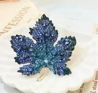 Broszki - 348-Broszka- PRZEPIĘKNY KRYSZTAŁOWY LIŚĆ- NA PREZENT - miniaturka - grafika 1