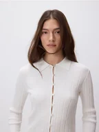 Swetry damskie - Reserved - Kardigan z kołnierzykiem - złamana biel - miniaturka - grafika 1