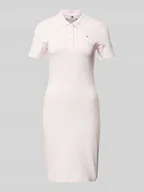 Sukienki - Sukienka polo o długości do kolan z wyhaftowanym logo model ‘1985’ - miniaturka - grafika 1