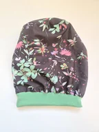 Czapki damskie - Czapka czarna zielony ściągacz w kwiaty - miniaturka - grafika 1