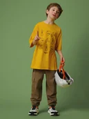 Koszulki dla chłopców - 4F T-shirt loose z nadrukiem chłopięcy - żółte 158/164 (12-14 lat) - miniaturka - grafika 1