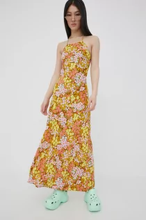 Sukienki - Billabong sukienka kolor żółty maxi rozkloszowana - grafika 1