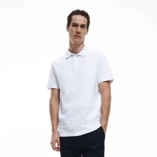 Koszulki męskie - Reserved Gładkie polo - Biały - grafika 1