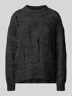 Sweter o kroju oversized z dzianinowym wzorem model ‘MAYA’ - Swetry damskie - miniaturka - grafika 1
