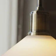 Lampy sufitowe - Markslöjd Lampa żyrandol Vela, biały/stary mosiądz, szkło/żelazo Ø 25 cm wtyczka - miniaturka - grafika 1