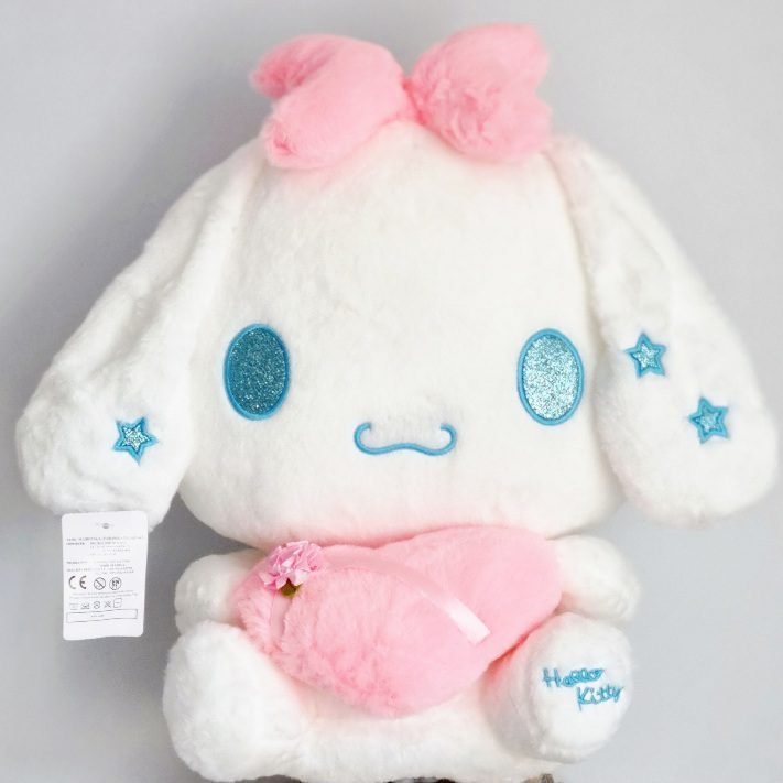 Maskotka pluszak Cinnamoroll Sanrio z sercem i kokardą 36 cm