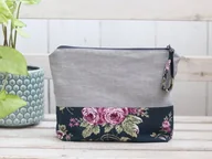 Kosmetyczki, organizery i kuferki - Uroczy Prezent Dla Niej, Szara, Lniana Kosmetyczka Zapinana Na Zamek Oraz Kosmetyczka - miniaturka - grafika 1