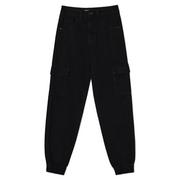 Spodnie damskie - Cropp - Czarne jeansowe joggery cargo - Czarny - miniaturka - grafika 1