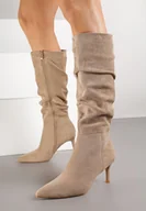 Kozaki damskie - Ciemnobeżowe Kozaki z Imitacji Zamszu na Szpilce z Marszczoną Cholewką Rilareia - miniaturka - grafika 1