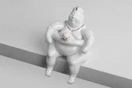 Figurki dekoracyjne - Porcelanowa Figurka, Pływaczka Na Basenie - miniaturka - grafika 1