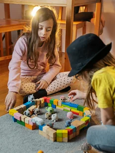 Flockies Figurka Żyrafa Gina FLO0114 - Figurki dla dzieci - miniaturka - grafika 9