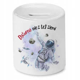 Dla Dyżurnej Skarbonka na Urodziny na Prezent z Nadrukiem ze Zdjęciem + Opakowanie na prezent (wzór 02) - Skarbonki - miniaturka - grafika 1