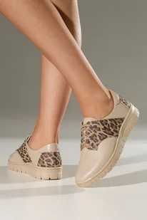 Beżowe sneakersy skórzane damskie creepersy sznurowane lamparci wzór PRODUKT POLSKI Casu 10170 - Trampki damskie - miniaturka - grafika 1