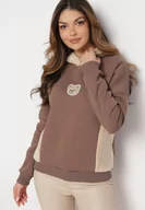 Bluzy damskie - Brązowa Bawełniana Bluza z Kapturem z Polarem i Naszywką Misia Hestada - miniaturka - grafika 1