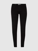 Spodnie damskie - Jeansy barwione o kroju skinny fit - miniaturka - grafika 1
