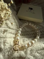Bransoletki - Bransoletka z pereł ze złotym zapięciem toggle - miniaturka - grafika 1