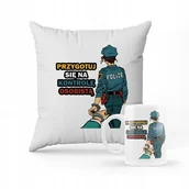 Gadżety dla niej i dla niego - ZESTAW PODUSZKA + KUBEK Policja Policjantka Kontrola 40-tka PREZENT + IMIĘ - miniaturka - grafika 1