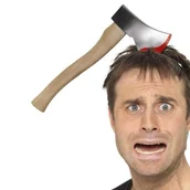 Dodatki do strojów karnawałowych - Smiffys Siekiera w głowie 33cm opaska Halloween 35231 - miniaturka - grafika 1