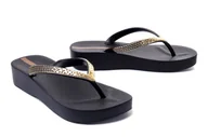 Klapki i japonki damskie - IPANEMA 82872 MESH VI PLAT FEM 20576 black/gold, klapki/japonki damskie - Ipanema - miniaturka - grafika 1