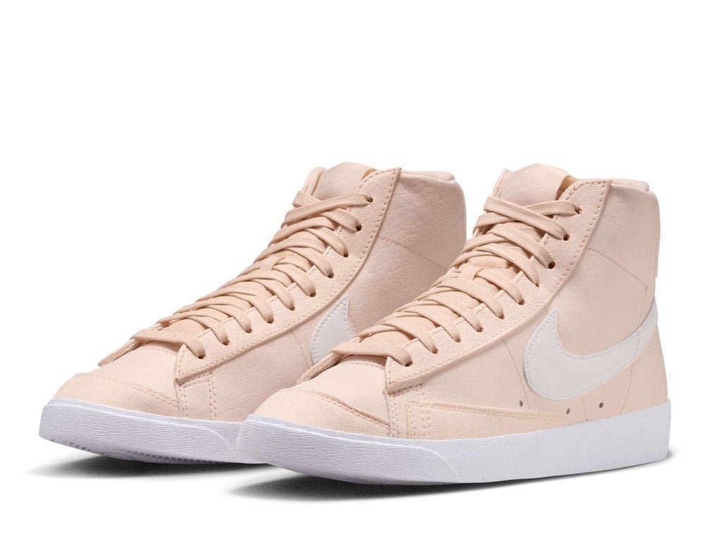 NIKE SPORTOWE TRAMPKI DAMSKIE Z BIAŁĄ PODESZWĄ SKÓRA 38,5 U2A
