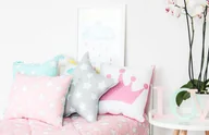 Wyposażenie pokoiku dziecięcego - Poduszka ozdobna gwiazda różowo szara pink & grey stars - miniaturka - grafika 1