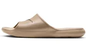 Klapki i japonki męskie - Nike Męskie klapki Victoria One Shower Slides, khaki/czarny-khaki, 45 EU, khaki, czarny, khaki, 45 EU - miniaturka - grafika 1