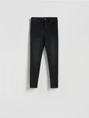 Spodnie damskie - Reserved - Jeansy slim fit z przetarciami - czarny - miniaturka - grafika 1