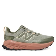 Buty sportowe damskie - Buty do biegania New Balance Garoe WTGAROP2 Khaki - miniaturka - grafika 1