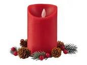 Świece - LIVARNO home Świeca z naturalnego wosku LED (Czerwona świeca z gałązkami iglastymi) - miniaturka - grafika 1