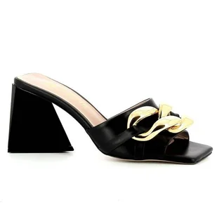 Czarne klapki na obcasie CARINII - Carinii - Klapki i japonki damskie - miniaturka - grafika 1