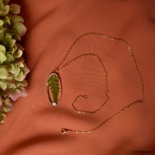 Naszyjnik z paprocią - Naszyjniki Naszyjnik z paprocią - Naszyjniki - miniaturka - grafika 1