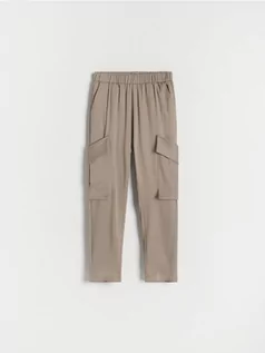 Spodnie i spodenki dla dziewczynek - Reserved - Spodnie z kieszeniami cargo - kasztanowy - grafika 1